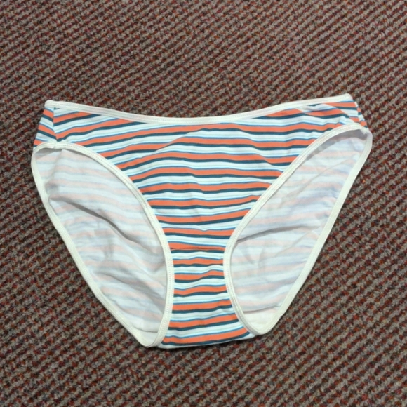 2x pairs of panties - Picture 3 of 4